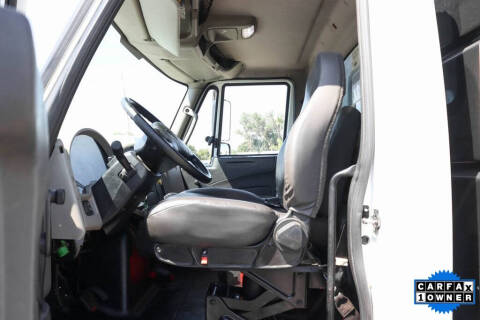 2018 International DuraStar 4300