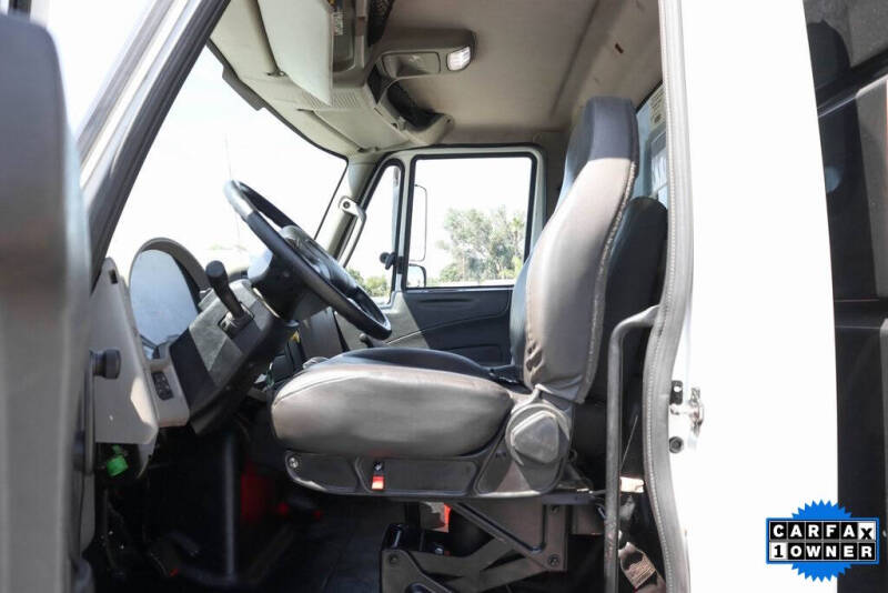 2018 International DuraStar 4300