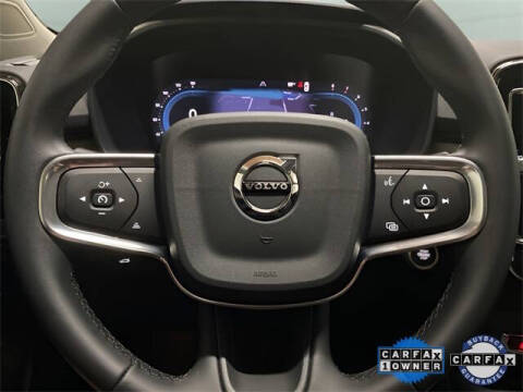 2025 Volvo XC40 B5 Plus Bright Theme