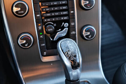 2015 Volvo V60 T5 Drive-E Premier Plus