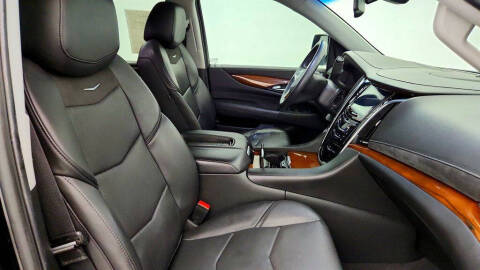 2020 Cadillac Escalade Standard