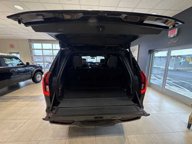 2025 Ford Expedition Tremor