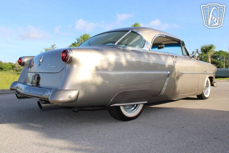 1952 Ford Crestline