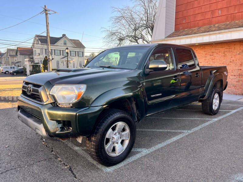 Toyota Tacoma's photo