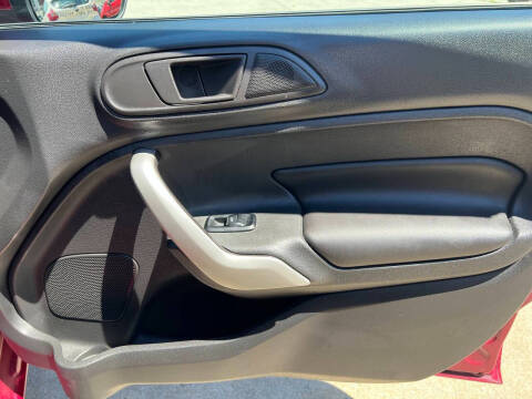 2011 Ford Fiesta SES