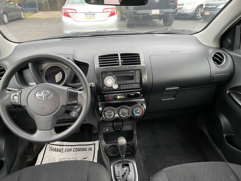 2010 Scion xD Base photo 9