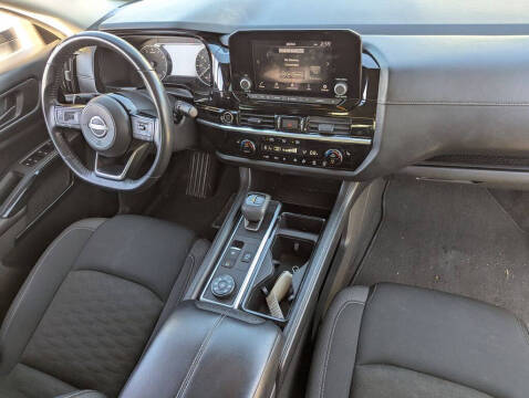 2023 Nissan Pathfinder SV