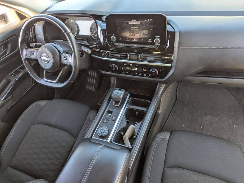 2023 Nissan Pathfinder SV