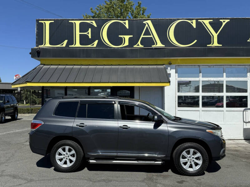 2013 Toyota Highlander Base's photo