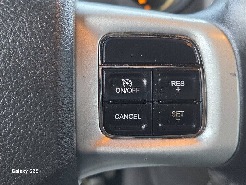 2011 Dodge Challenger SE