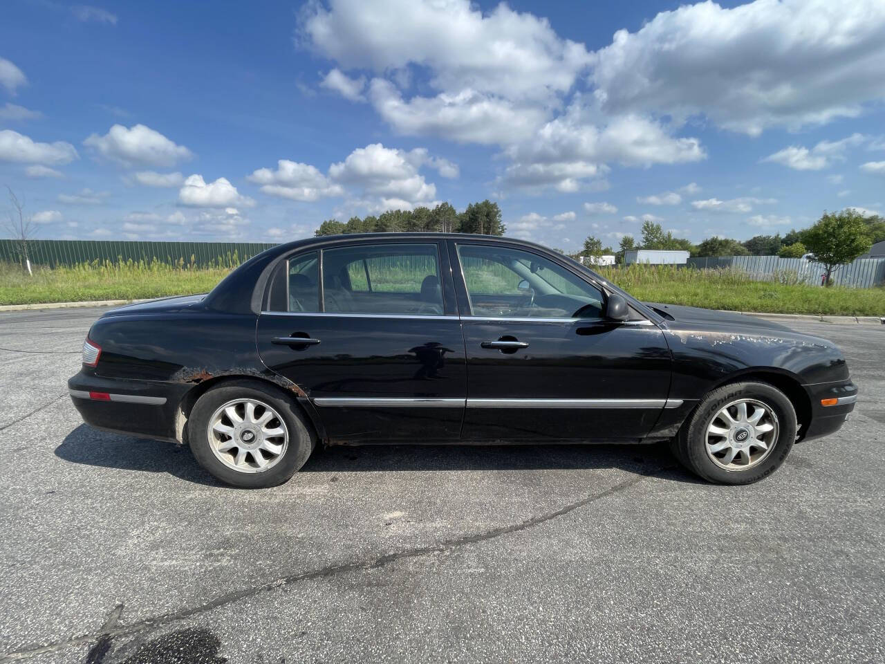 2005 Kia Amanti for sale at Twin Cities Auctions in Elk River, MN