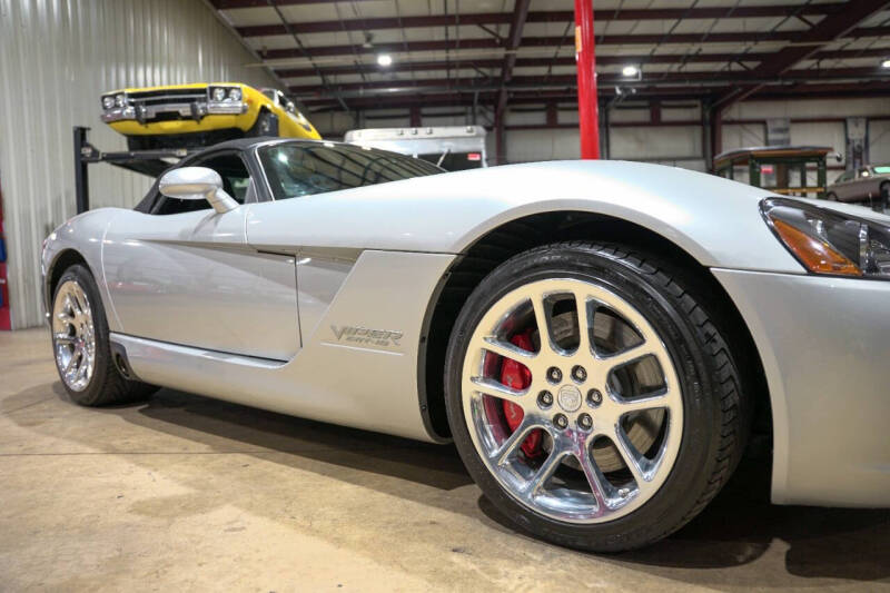 2004 Dodge Viper SRT-10