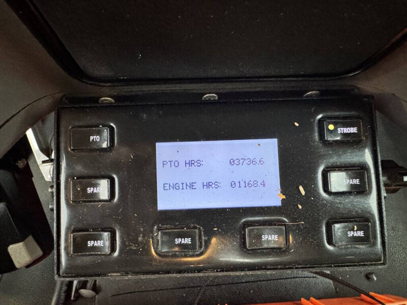 2017 Freightliner M2 106