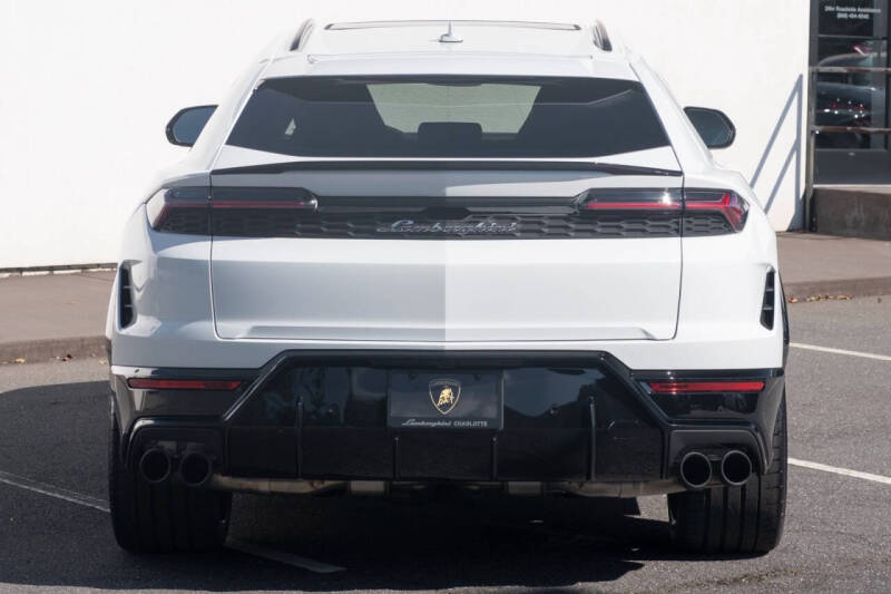 2025 Lamborghini Urus SE