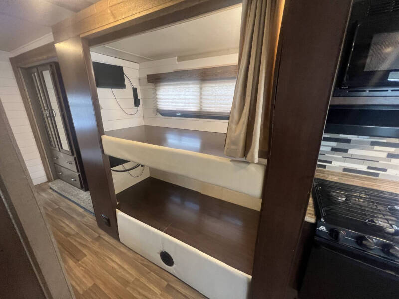 2017 Thor Motor Coach ACE BUNK HOUSE