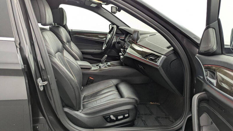 2019 BMW 5 Series 540i