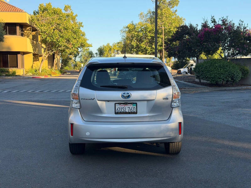 2012 Toyota Prius v Two