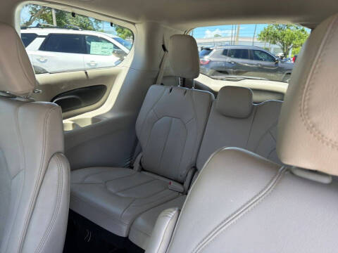 2021 Chrysler Pacifica Touring L