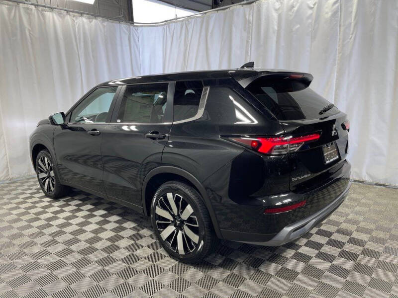 2025 Mitsubishi Outlander SE