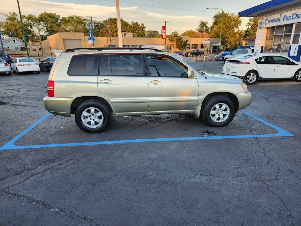 2003 Toyota Highlander for sale at Chicago Auto House in Chicago, IL