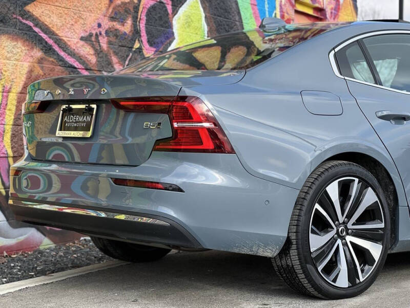 2023 Volvo S60 B5 Ultimate Bright Theme