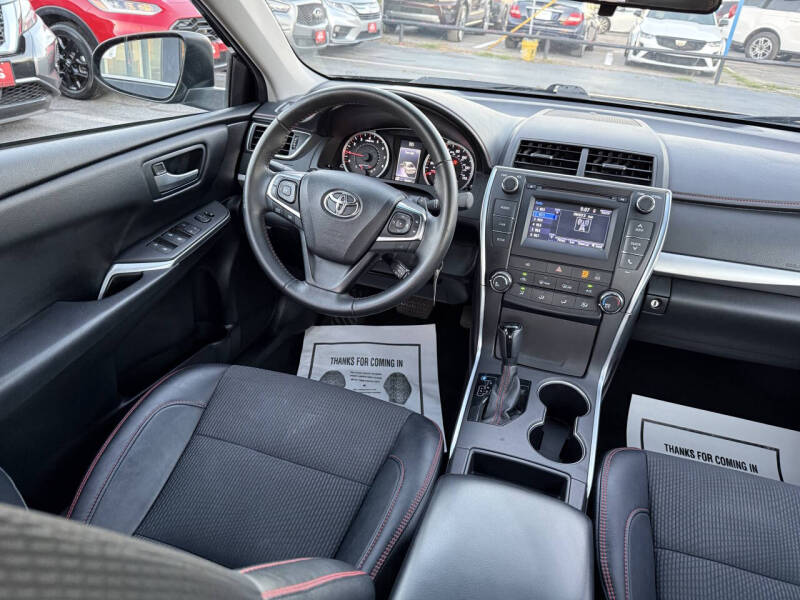 2016 Toyota Camry SE