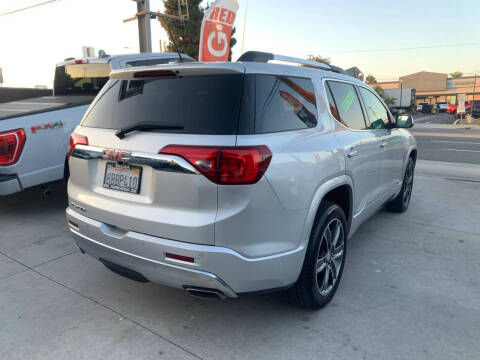 2017 GMC Acadia Denali