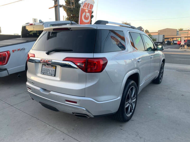 2017 GMC Acadia Denali