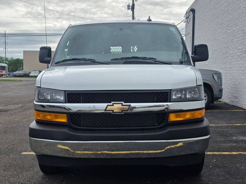 2025 Chevrolet Express 2500