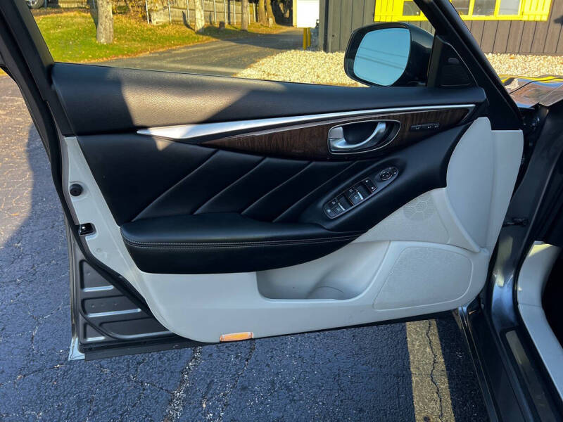 2014 Infiniti Q50 Hybrid Sport