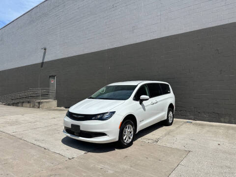 2022 Chrysler Voyager LX