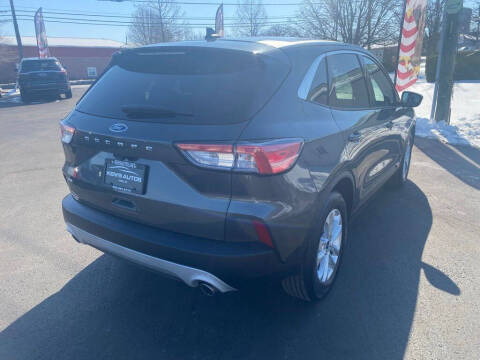 2020 Ford Escape SE