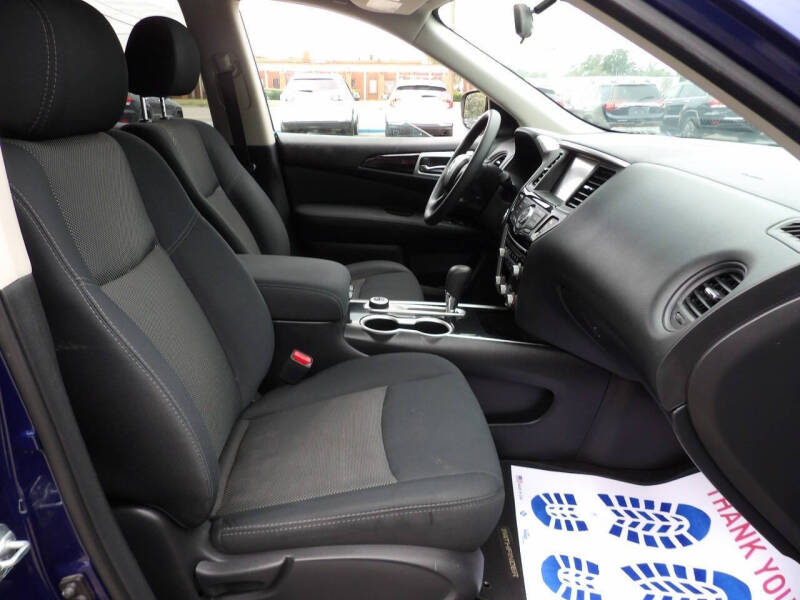 2017 Nissan Pathfinder S