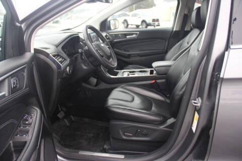 2022 Ford Edge Titanium