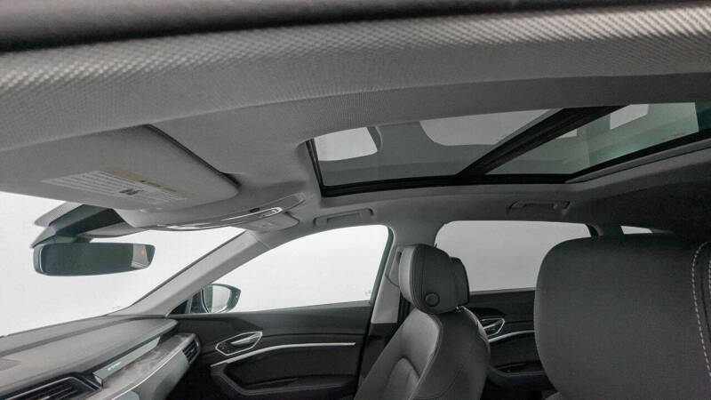 2021 Audi e-tron quattro Premium