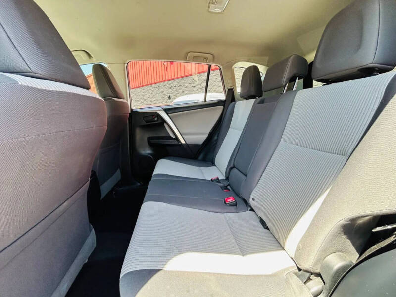 2015 Toyota RAV4 LE
