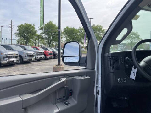 2025 Chevrolet Express 3500