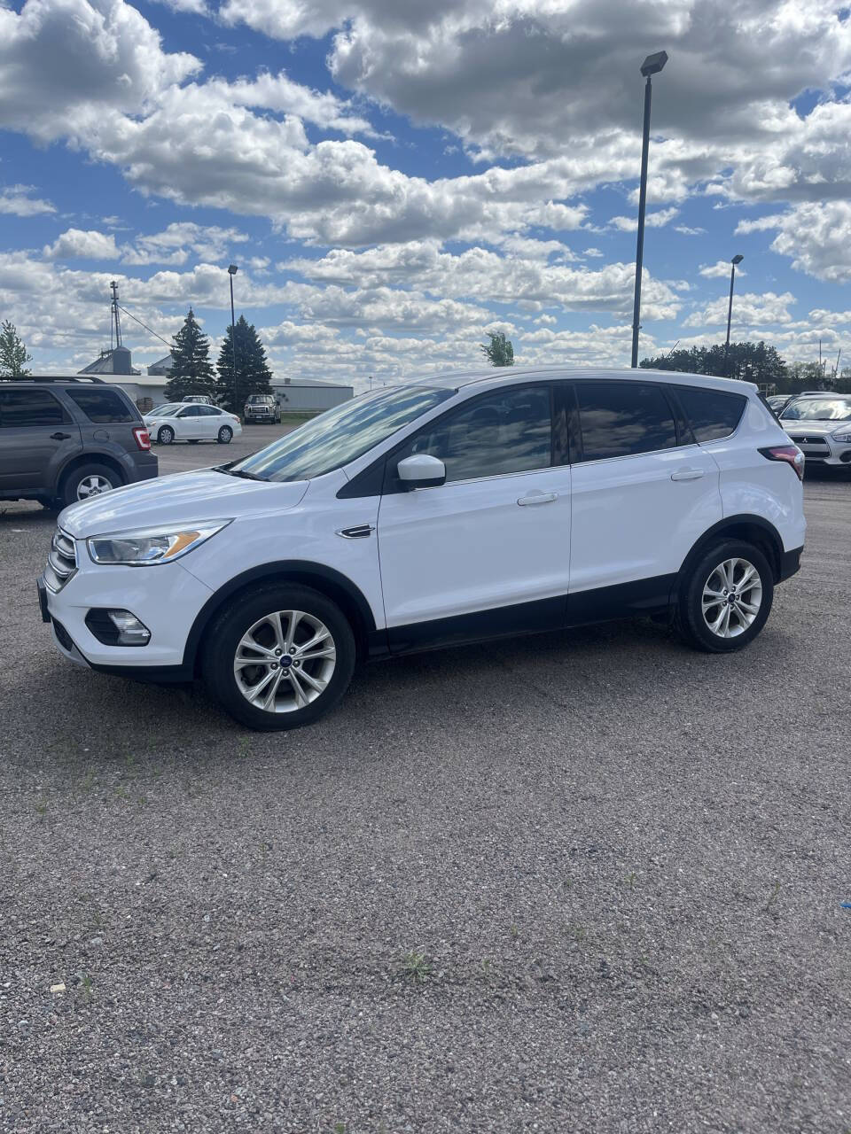 White 2017 Ford Escape SE AWD SE 4dr SUV 2