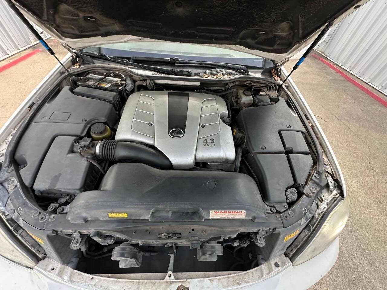 White 2004 Lexus LS 430 Base 4dr Sedan 29