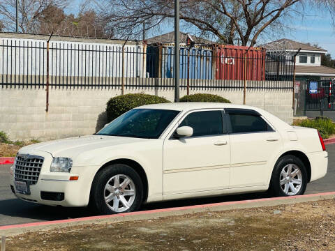 2007 Chrysler 300 for sale at GALAXY AUTO DEALS INC in Sacramento CA