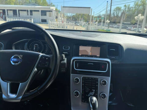 2018 Volvo V60 Cross Country T5 Platinum