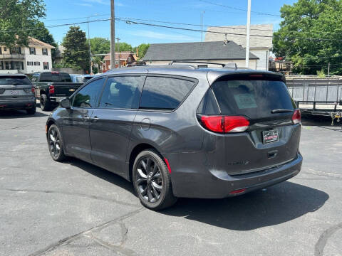 2019 Chrysler Pacifica Touring L Plus