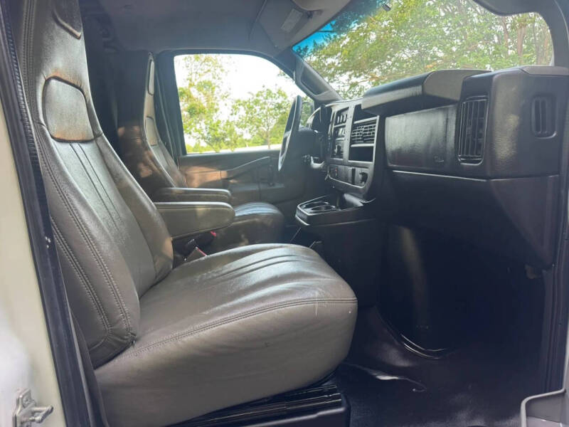2017 Chevrolet Express 2500
