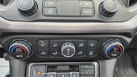 2022 GMC Acadia AT4