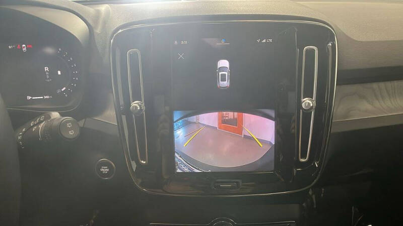 2026 Volvo XC40 B5 Core