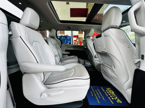 2018 Chrysler Pacifica Hybrid Limited