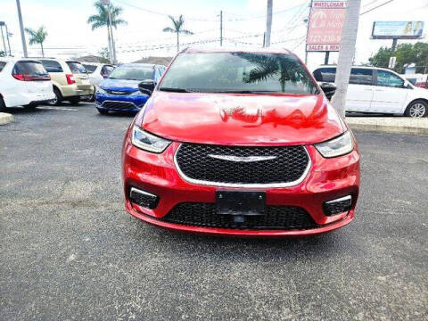 2025 Chrysler Pacifica Select