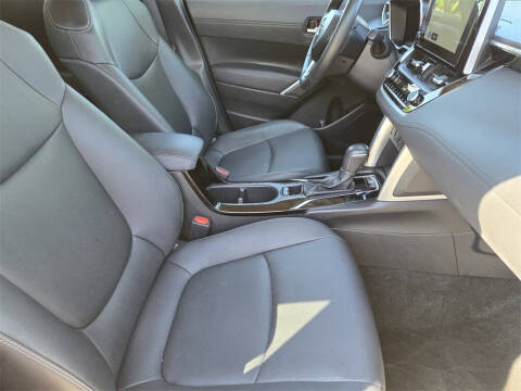 2024 Toyota Corolla Cross XLE