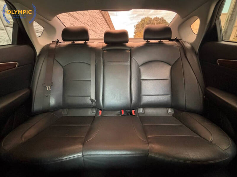 2018 Kia Cadenza Premium