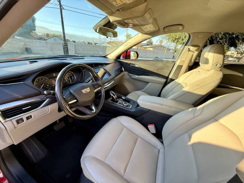 2020 Cadillac XT4 Luxury